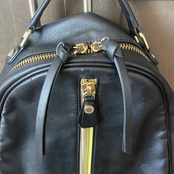 💚🖤Steve Madden backpack 🎒 - Picture 2 of 16